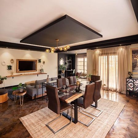 The Bold Parisian House - Steps From The Best Mall In Kairo Bagian luar foto