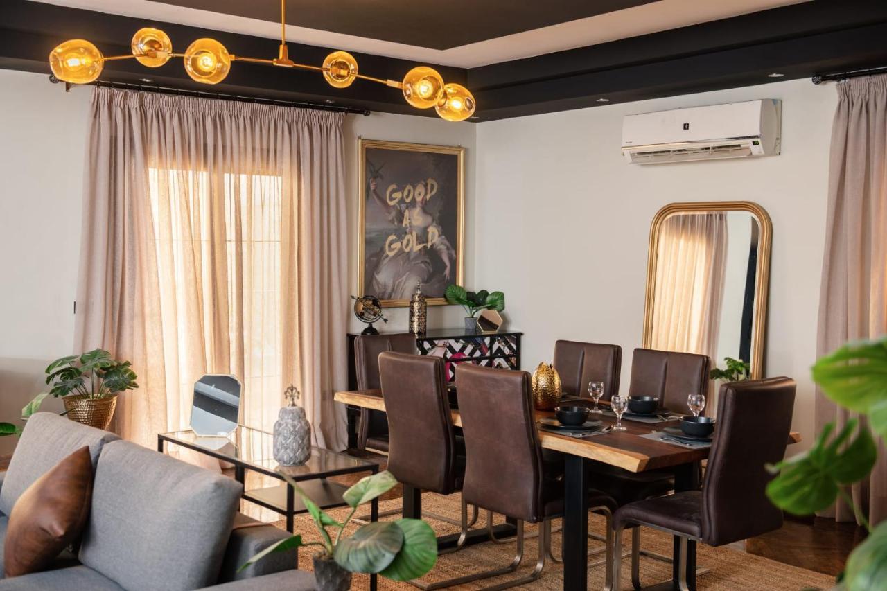 The Bold Parisian House - Steps From The Best Mall In Kairo Bagian luar foto