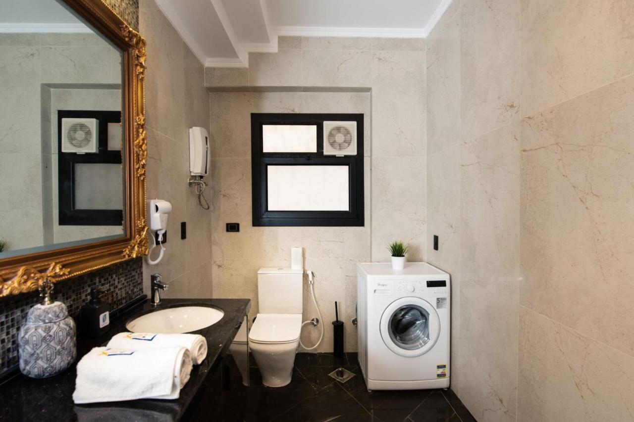 The Bold Parisian House - Steps From The Best Mall In Kairo Bagian luar foto
