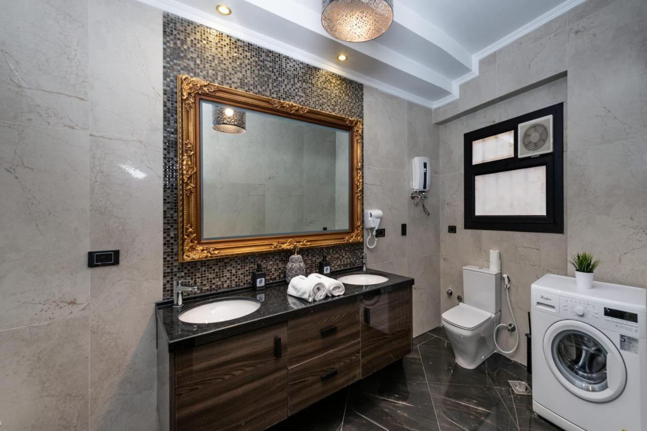 The Bold Parisian House - Steps From The Best Mall In Kairo Bagian luar foto
